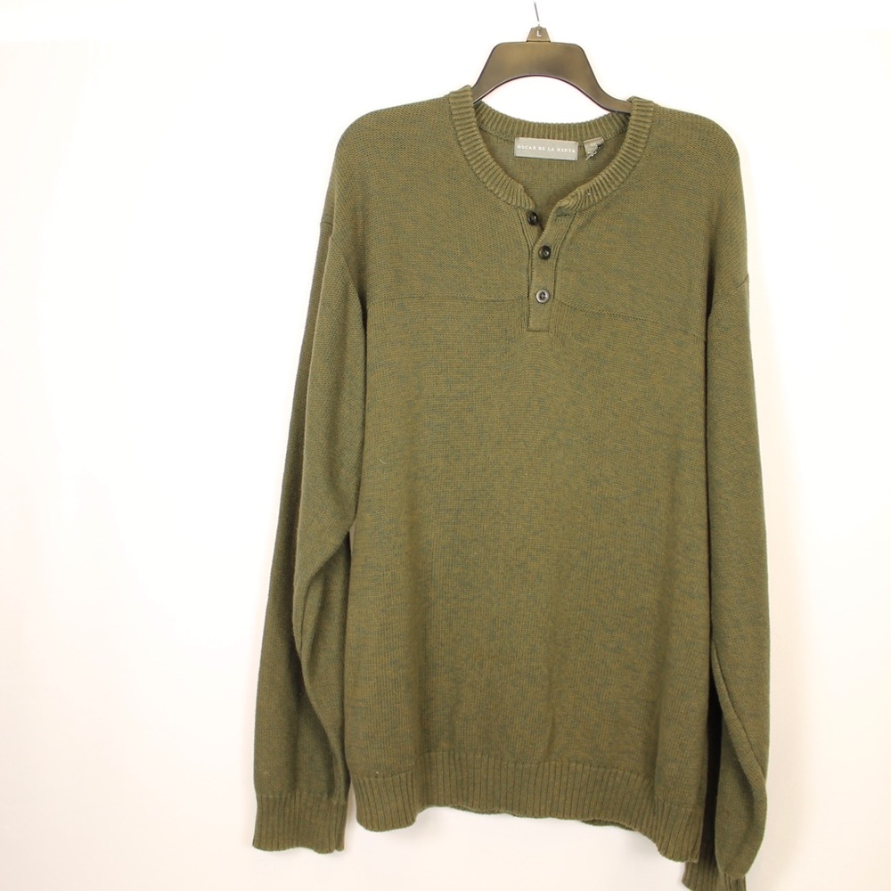 OSCAR DE LA RENTA Button Neckline Sweater